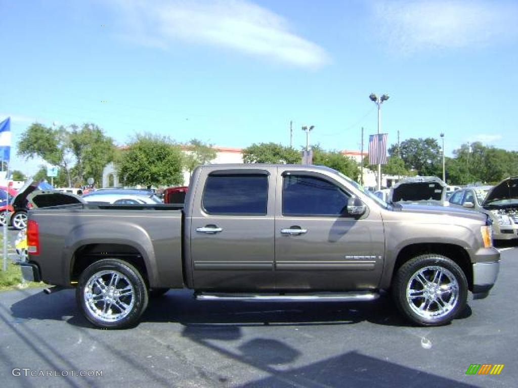 2007 Sierra 1500 SLE Crew Cab - Medium Brown Metallic / Ebony Black/Light Cashmere photo #6