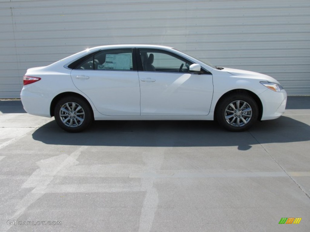 2015 Camry LE - Super White / Ash photo #3