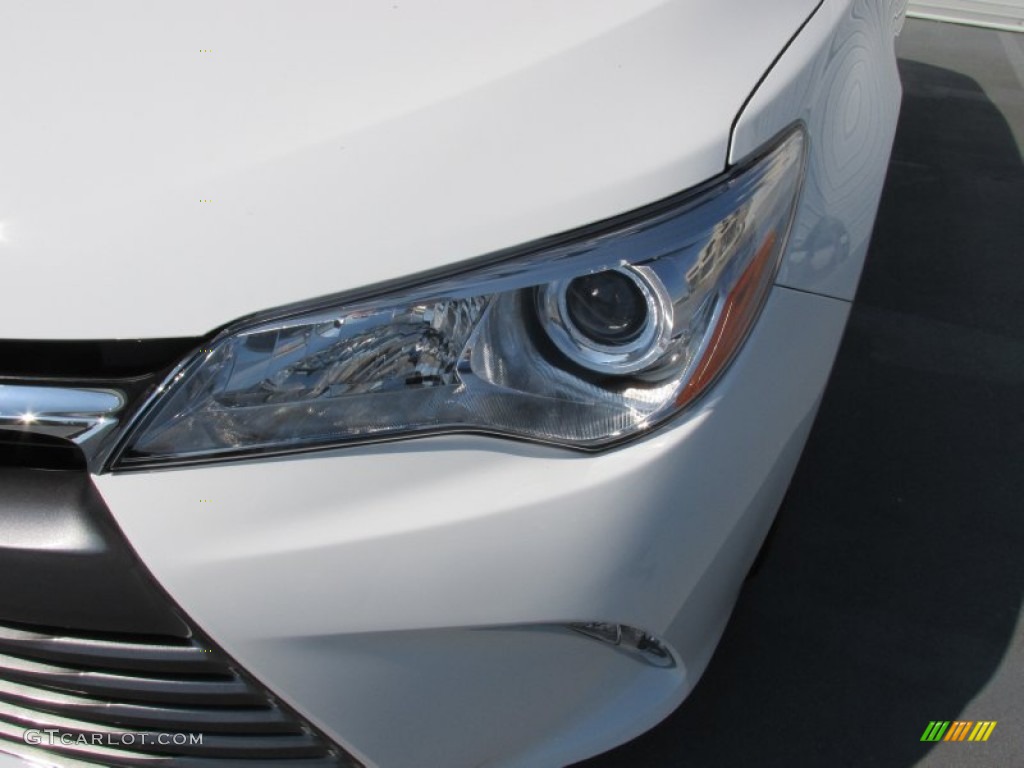 2015 Camry LE - Super White / Ash photo #8