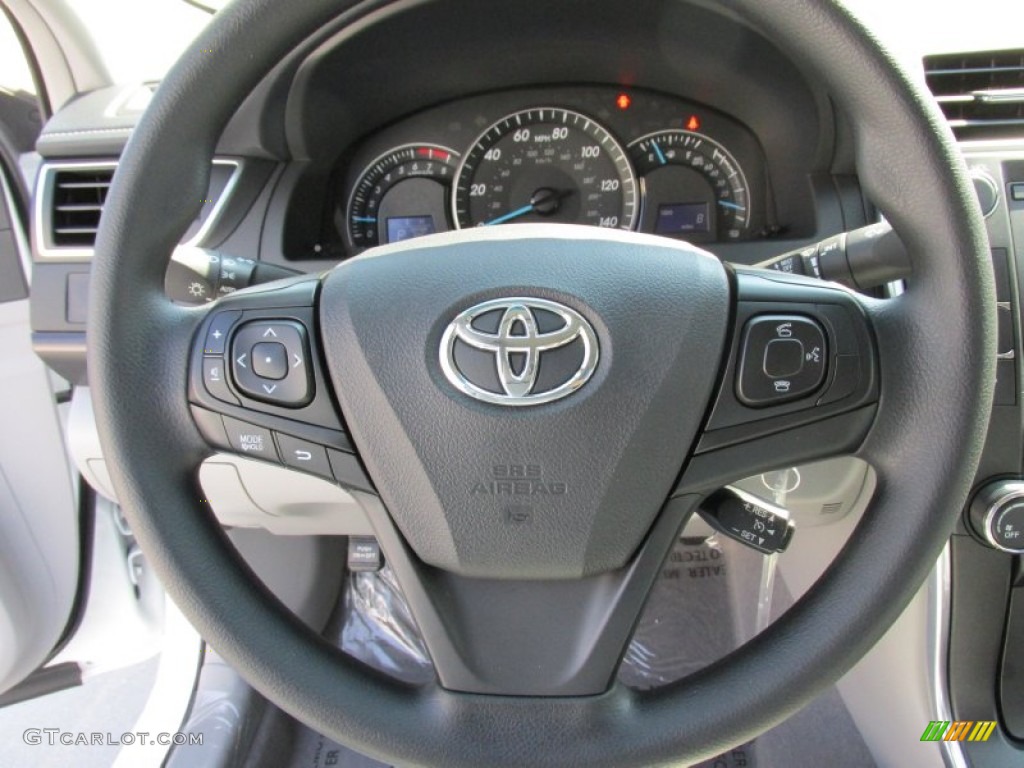 2015 Camry LE - Super White / Ash photo #27