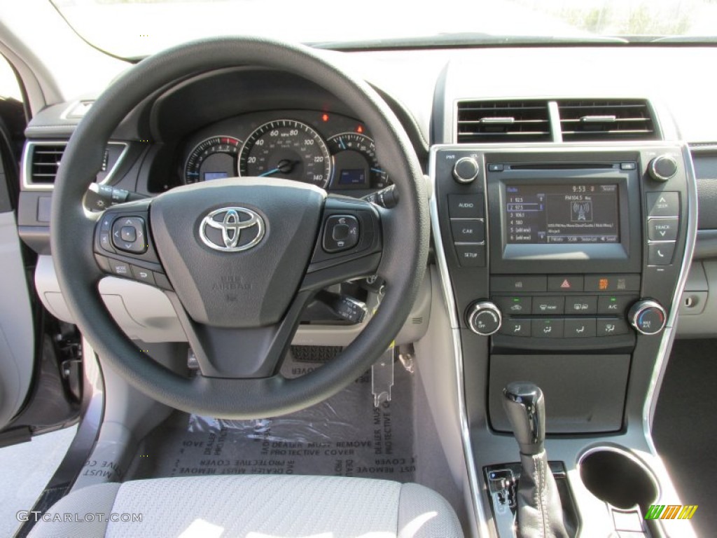 2015 Camry LE - Predawn Gray Mica / Ash photo #23