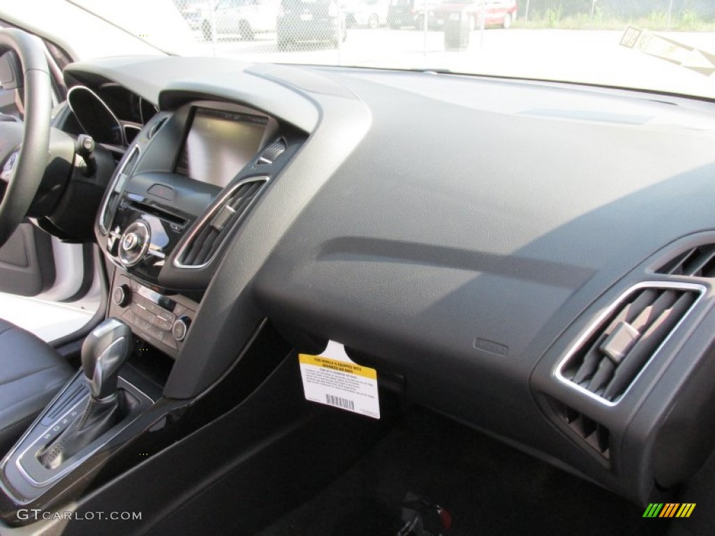 2015 Focus Titanium Hatchback - White Platinum / Charcoal Black photo #15