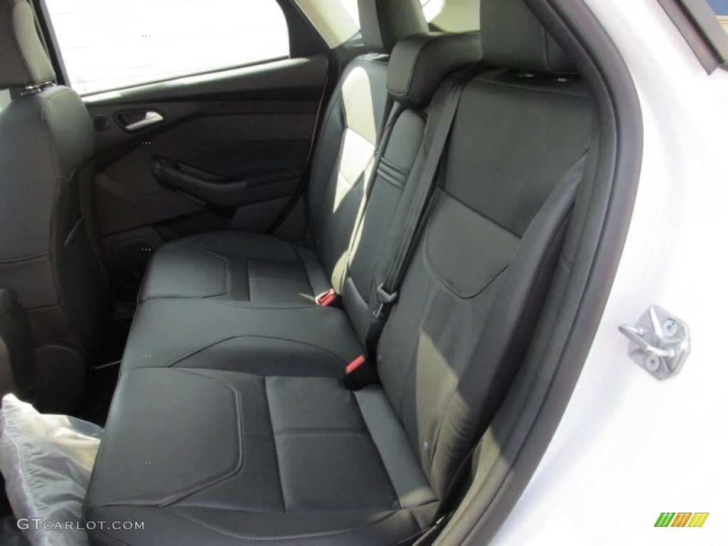 2015 Focus Titanium Hatchback - White Platinum / Charcoal Black photo #17
