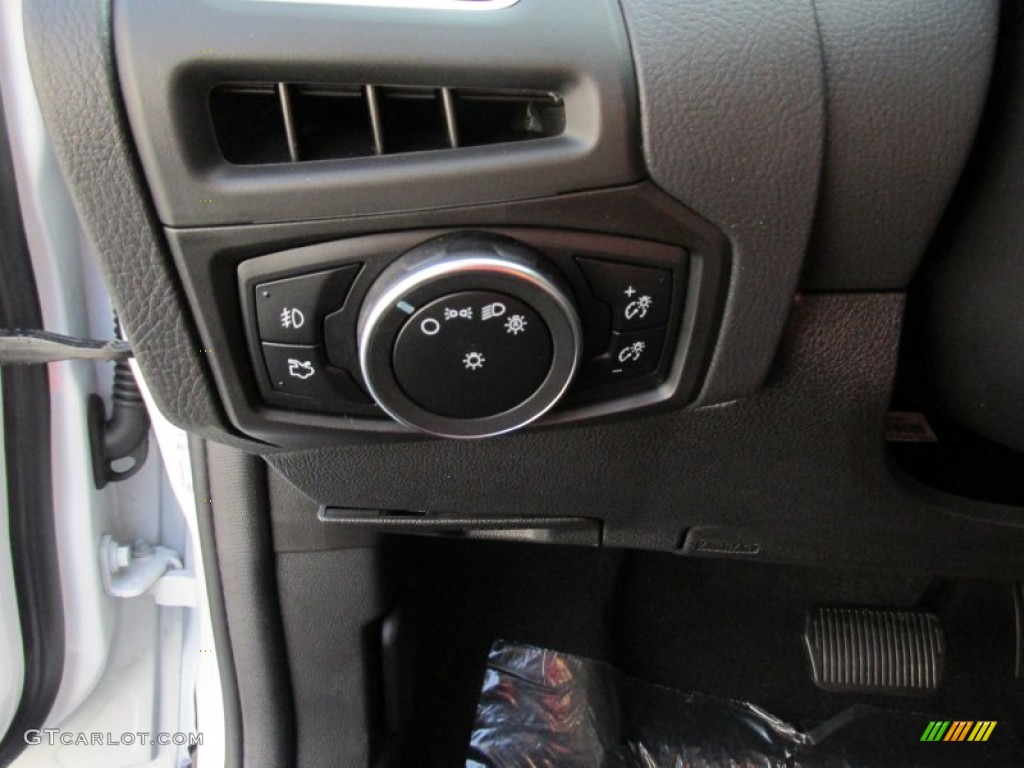 2015 Focus Titanium Hatchback - White Platinum / Charcoal Black photo #31