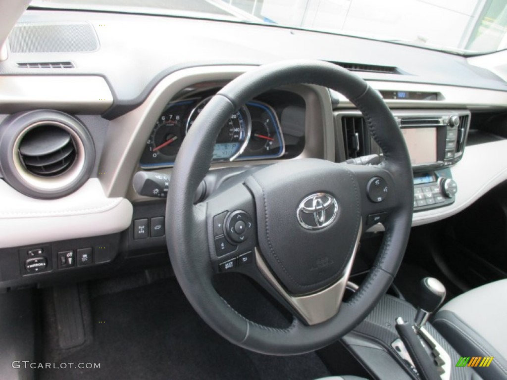 2015 RAV4 Limited AWD - Classic Silver Metallic / Ash photo #24