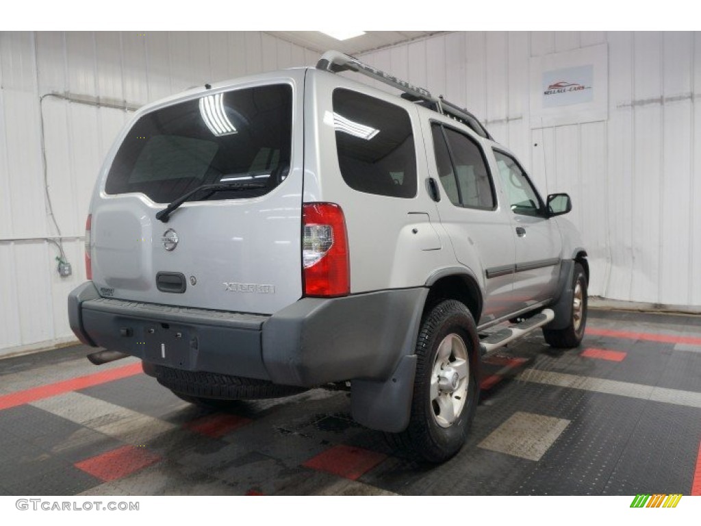 2004 Xterra XE 4x4 - Silver Lightning Metallic / Gray photo #8