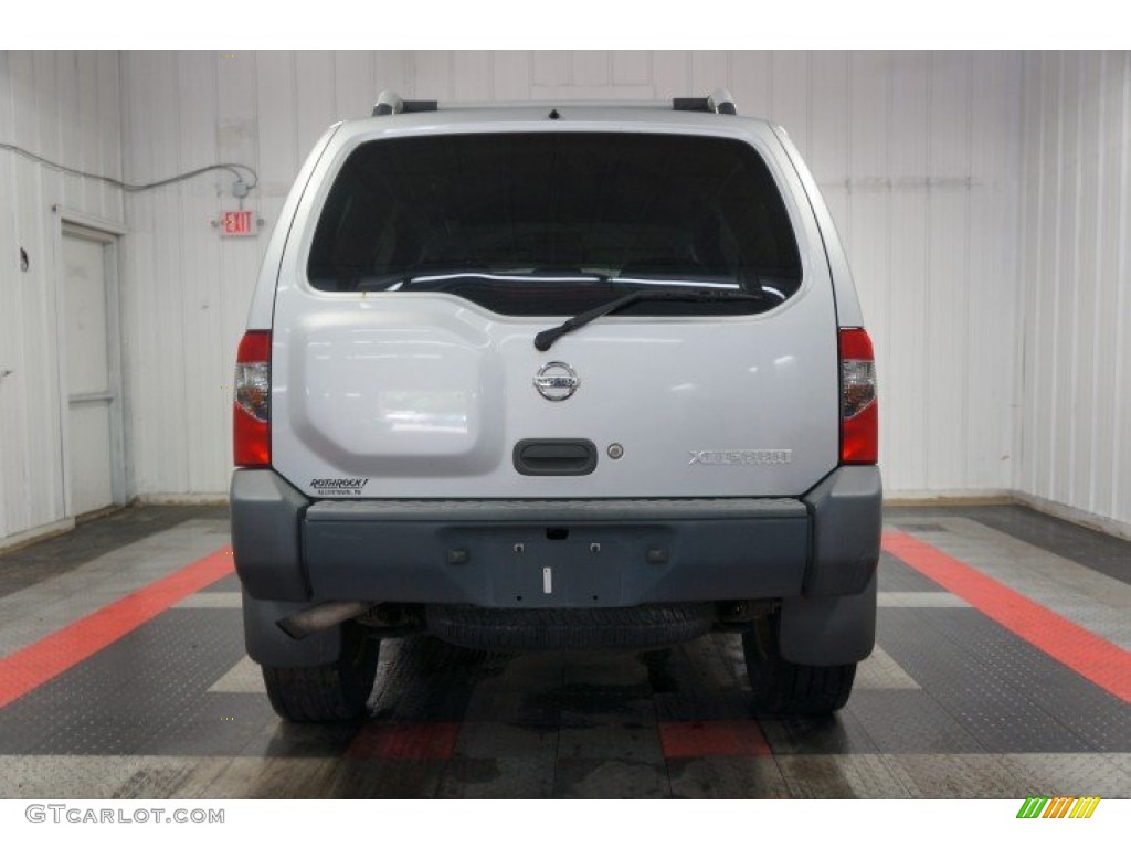 2004 Xterra XE 4x4 - Silver Lightning Metallic / Gray photo #9