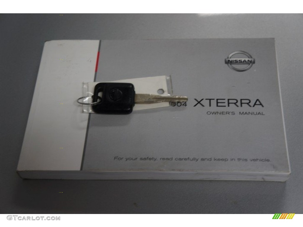 2004 Xterra XE 4x4 - Silver Lightning Metallic / Gray photo #30