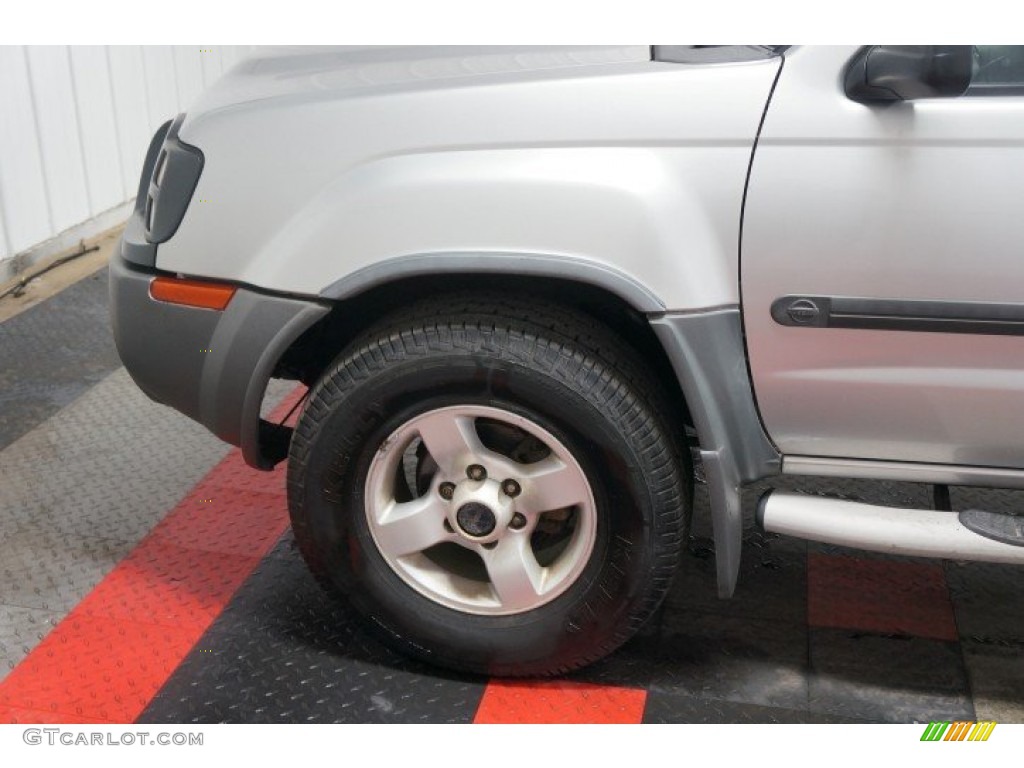 2004 Xterra XE 4x4 - Silver Lightning Metallic / Gray photo #60