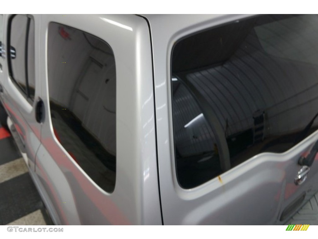 2004 Xterra XE 4x4 - Silver Lightning Metallic / Gray photo #65