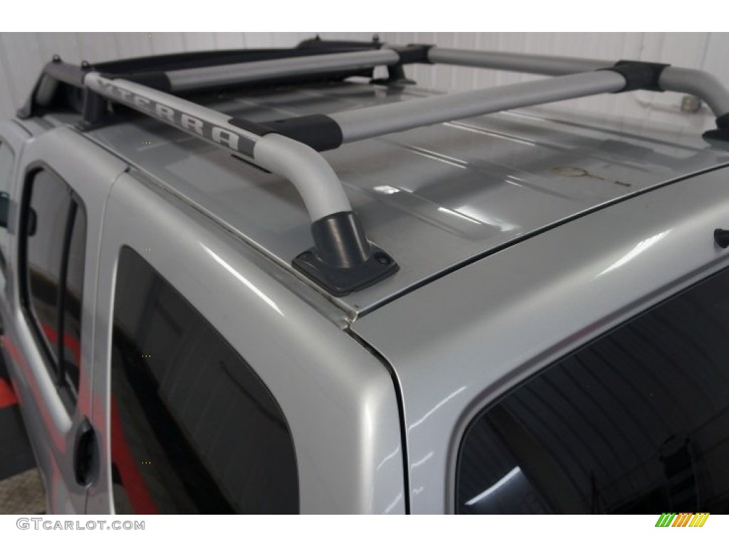 2004 Xterra XE 4x4 - Silver Lightning Metallic / Gray photo #66