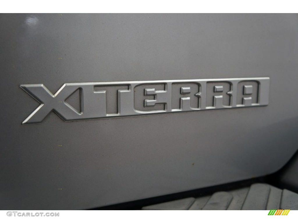 2004 Xterra XE 4x4 - Silver Lightning Metallic / Gray photo #72
