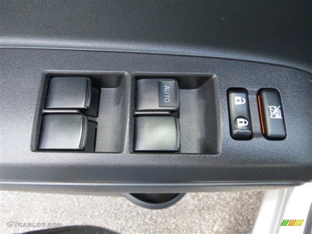 2013 xB  - Classic Silver Metallic / Dark Gray photo #10