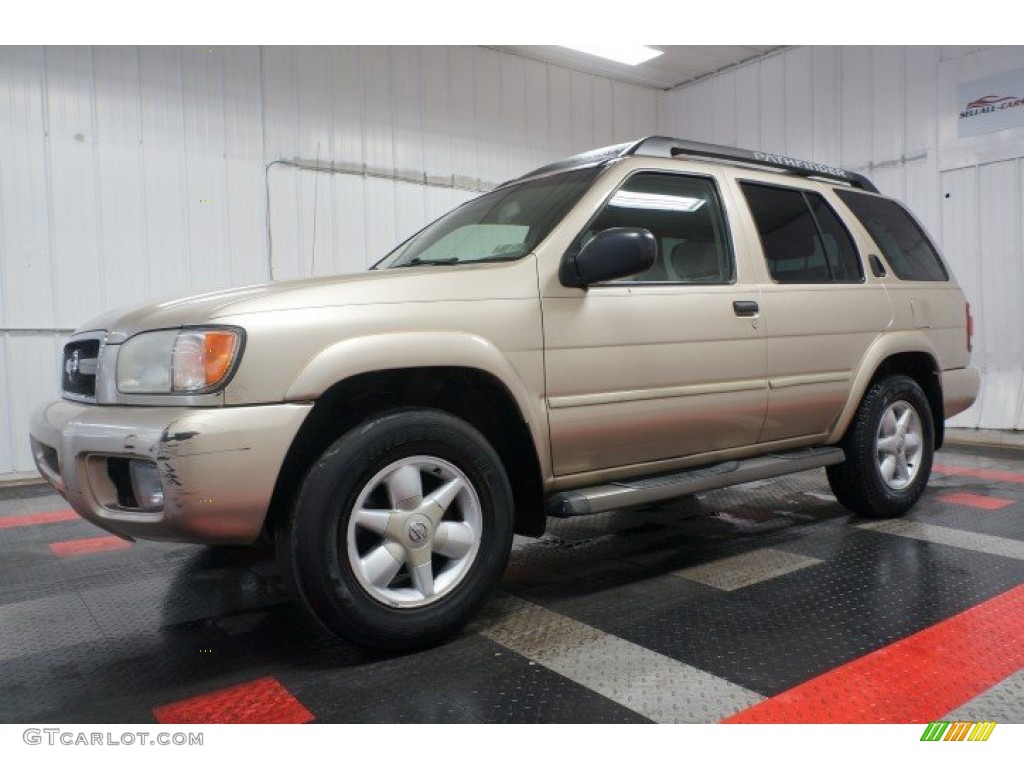 2002 Pathfinder SE 4x4 - Sahara Beige Metallic / Beige photo #2