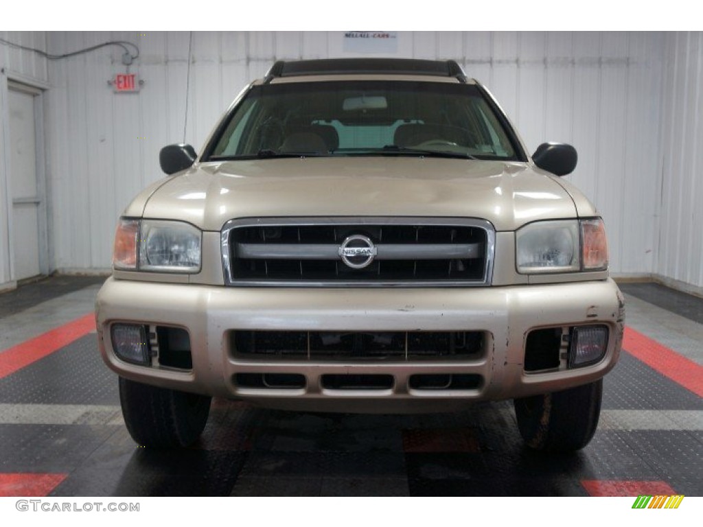 2002 Pathfinder SE 4x4 - Sahara Beige Metallic / Beige photo #4