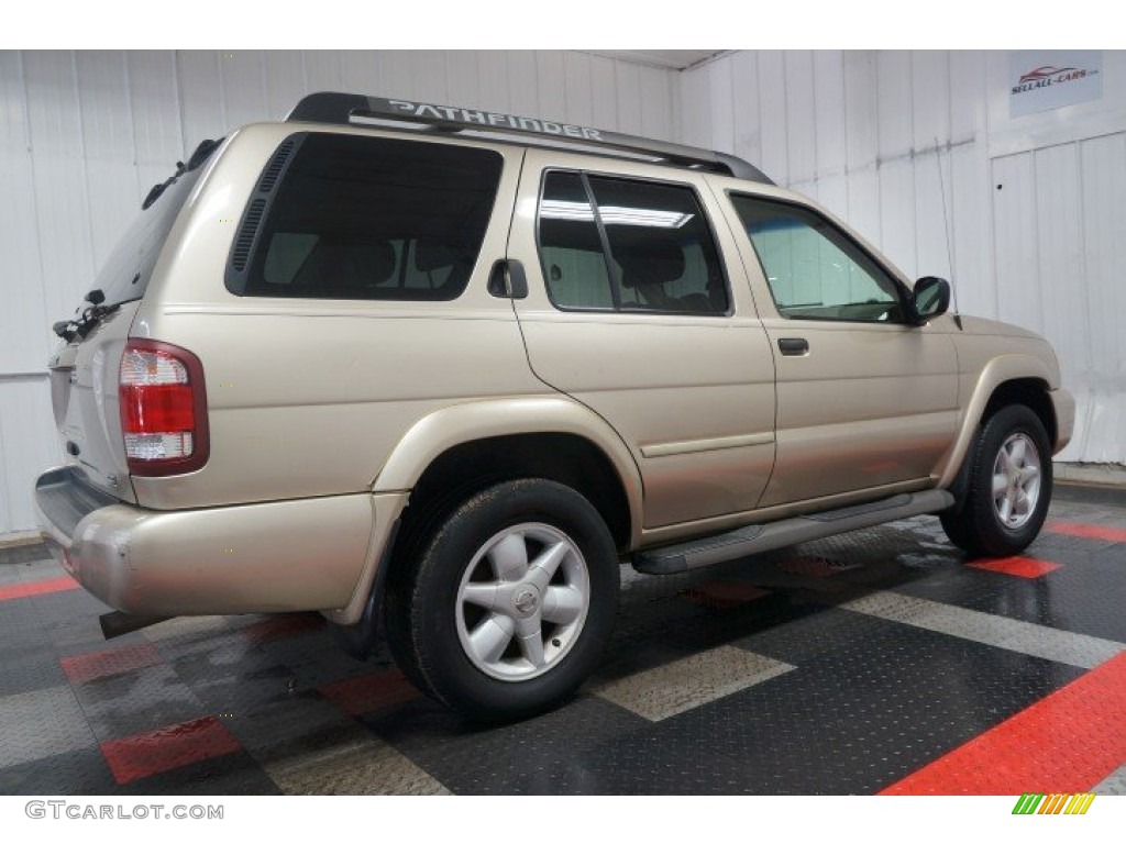 2002 Pathfinder SE 4x4 - Sahara Beige Metallic / Beige photo #7