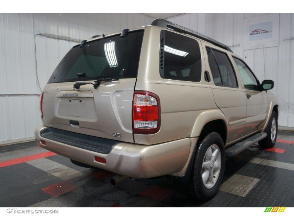 2002 Pathfinder SE 4x4 - Sahara Beige Metallic / Beige photo #8