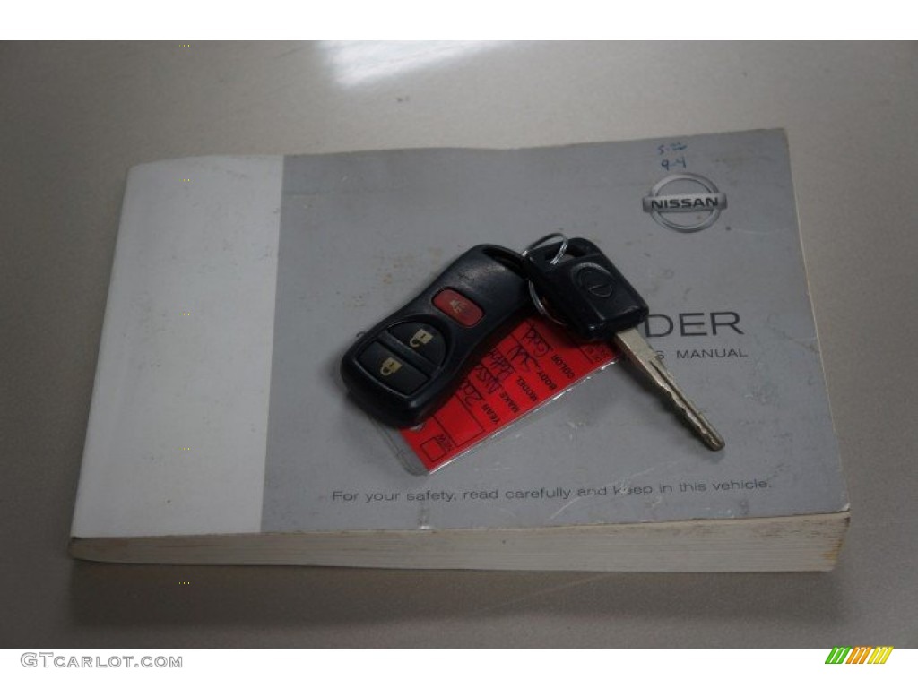 2002 Pathfinder SE 4x4 - Sahara Beige Metallic / Beige photo #31