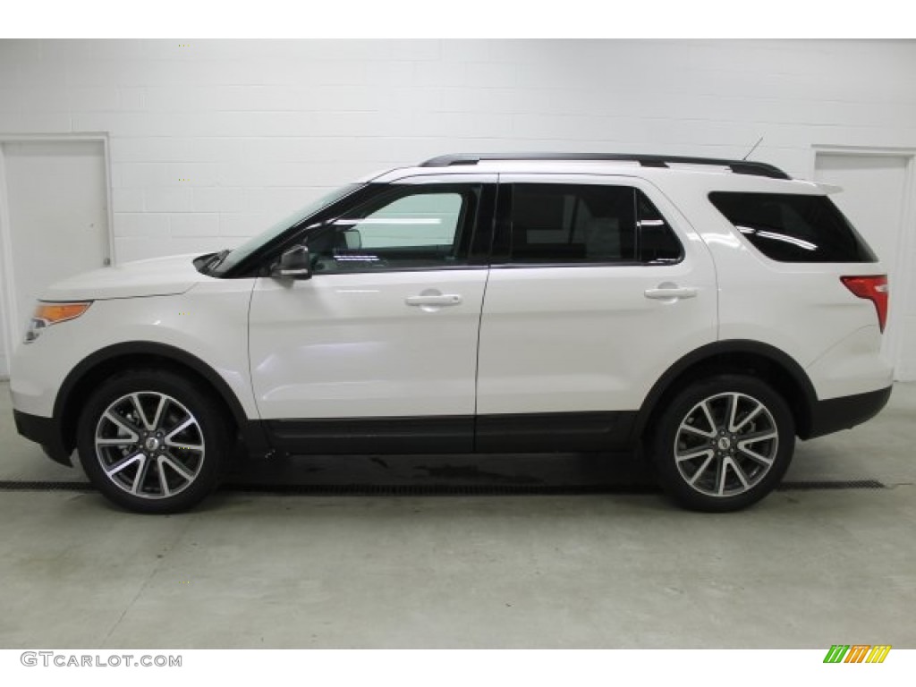 White Platinum Ford Explorer