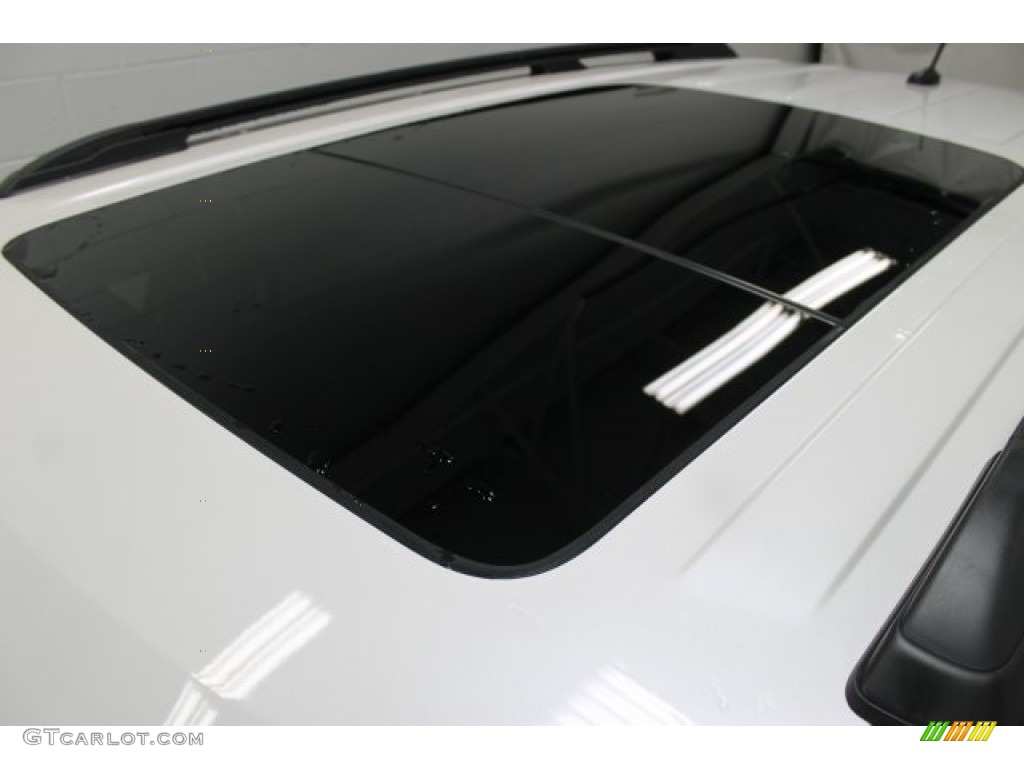 2015 Explorer XLT 4WD - White Platinum / Charcoal Black photo #8