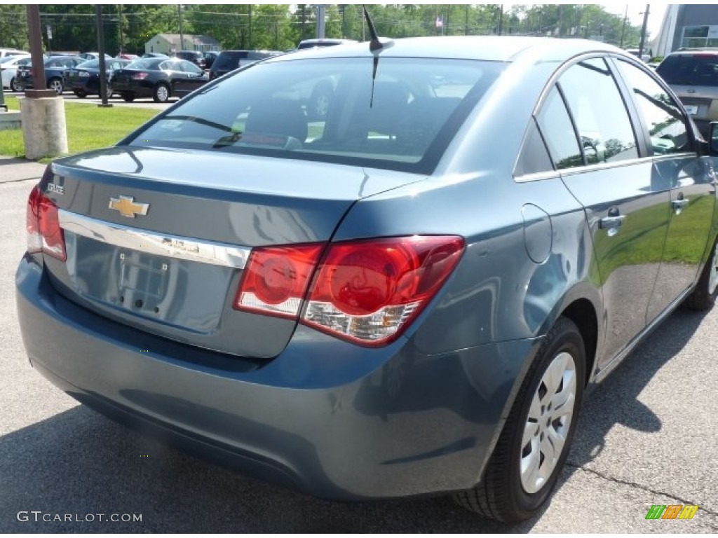 2012 Cruze LS - Blue Granite Metallic / Jet Black/Medium Titanium photo #2
