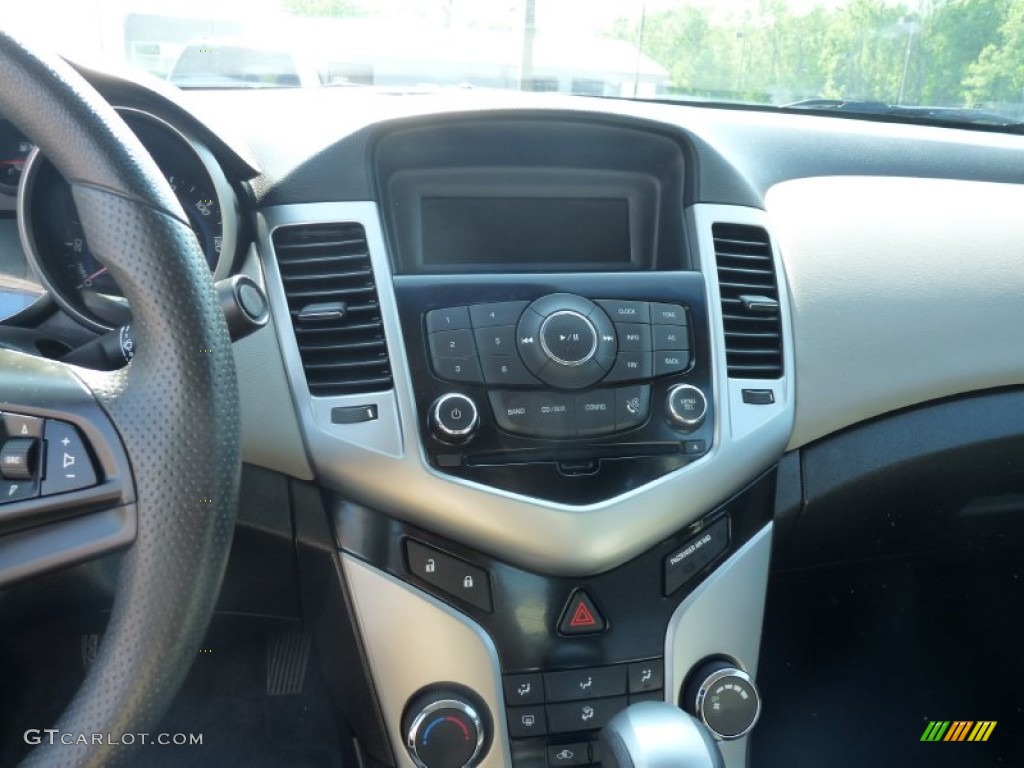 2012 Cruze LS - Blue Granite Metallic / Jet Black/Medium Titanium photo #7