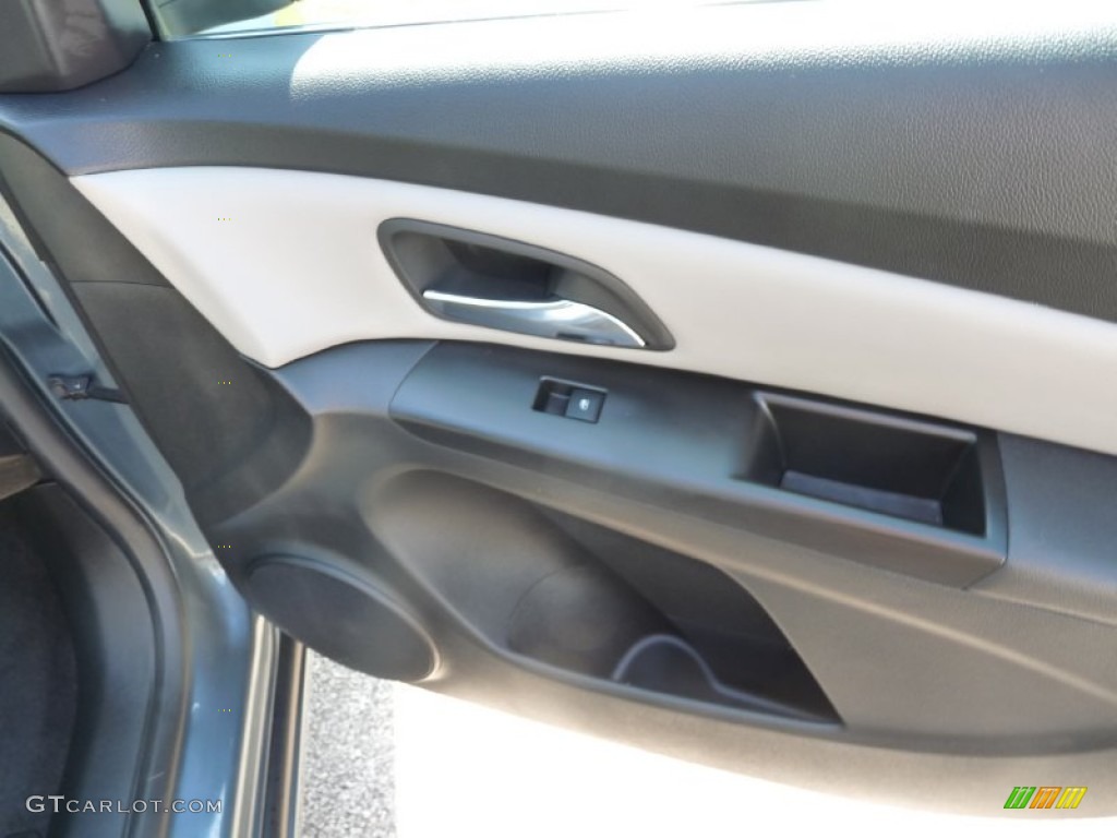 2012 Cruze LS - Blue Granite Metallic / Jet Black/Medium Titanium photo #13