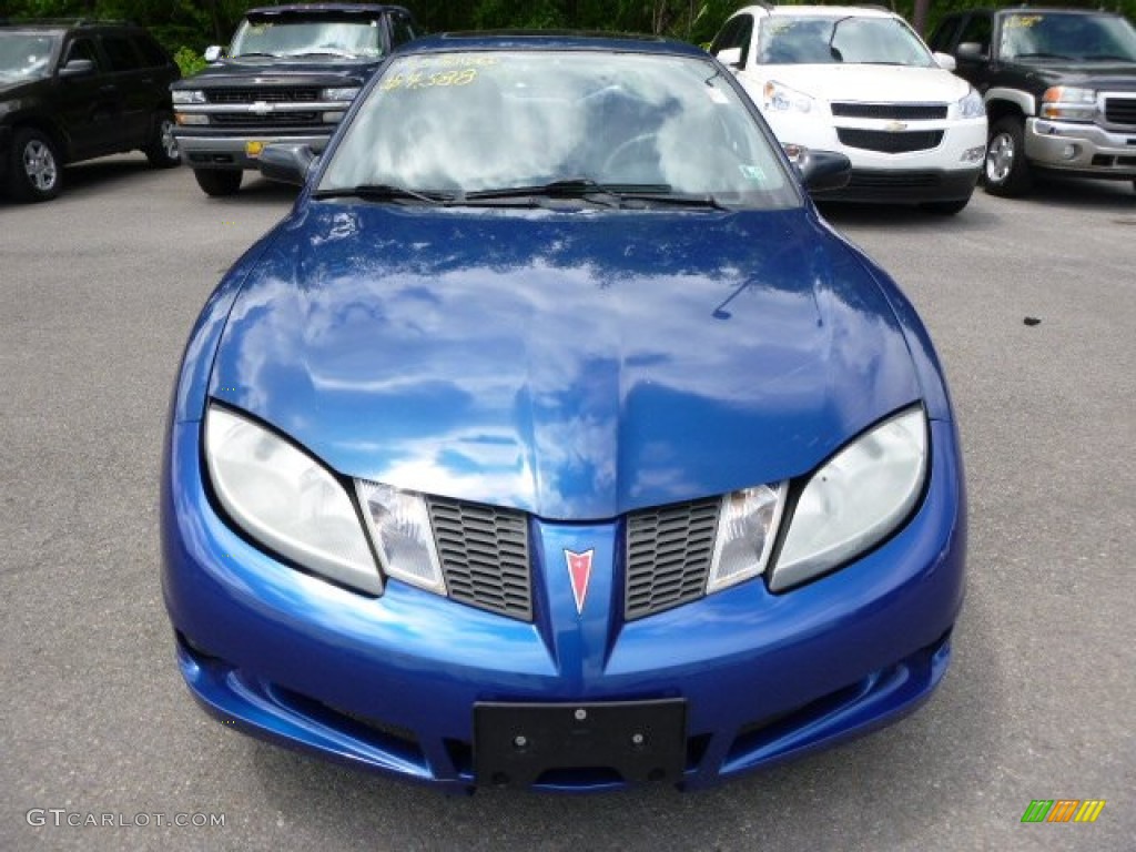 2004 Sunfire Coupe - Electric Blue Metallic / Graphite photo #6