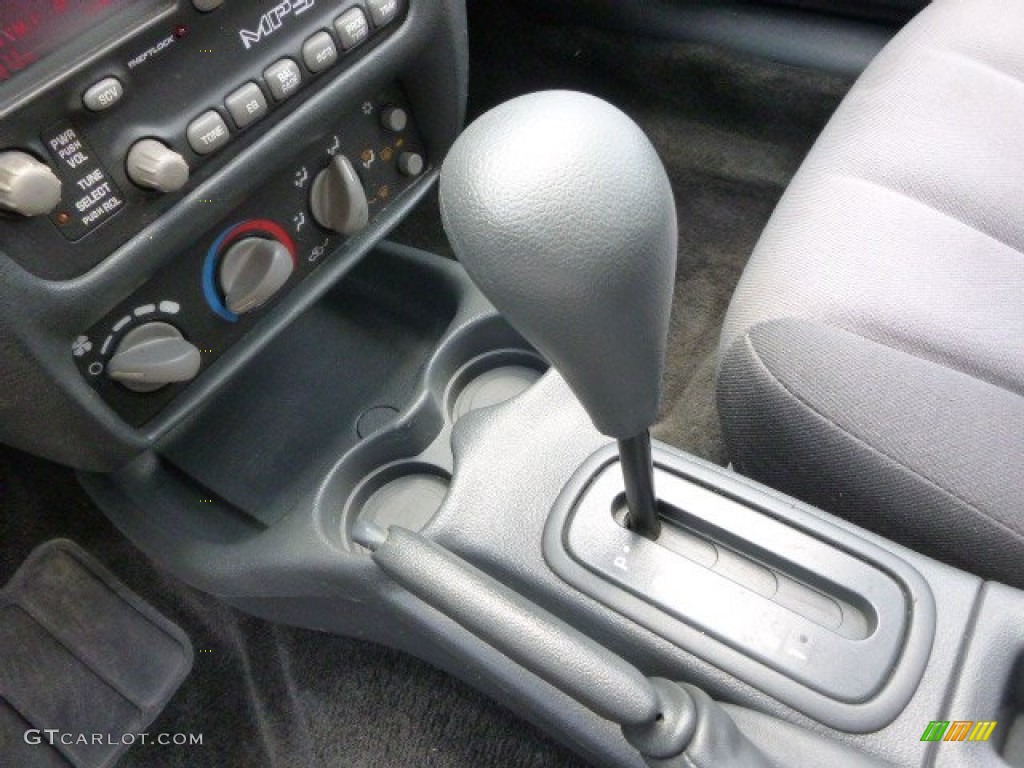 2004 Sunfire Coupe - Electric Blue Metallic / Graphite photo #12