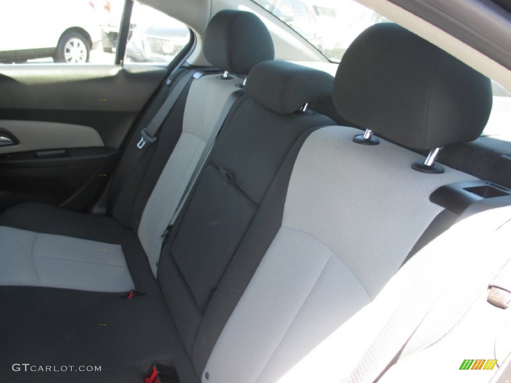 2011 Cruze LS - Taupe Gray Metallic / Jet Black/Medium Titanium photo #9