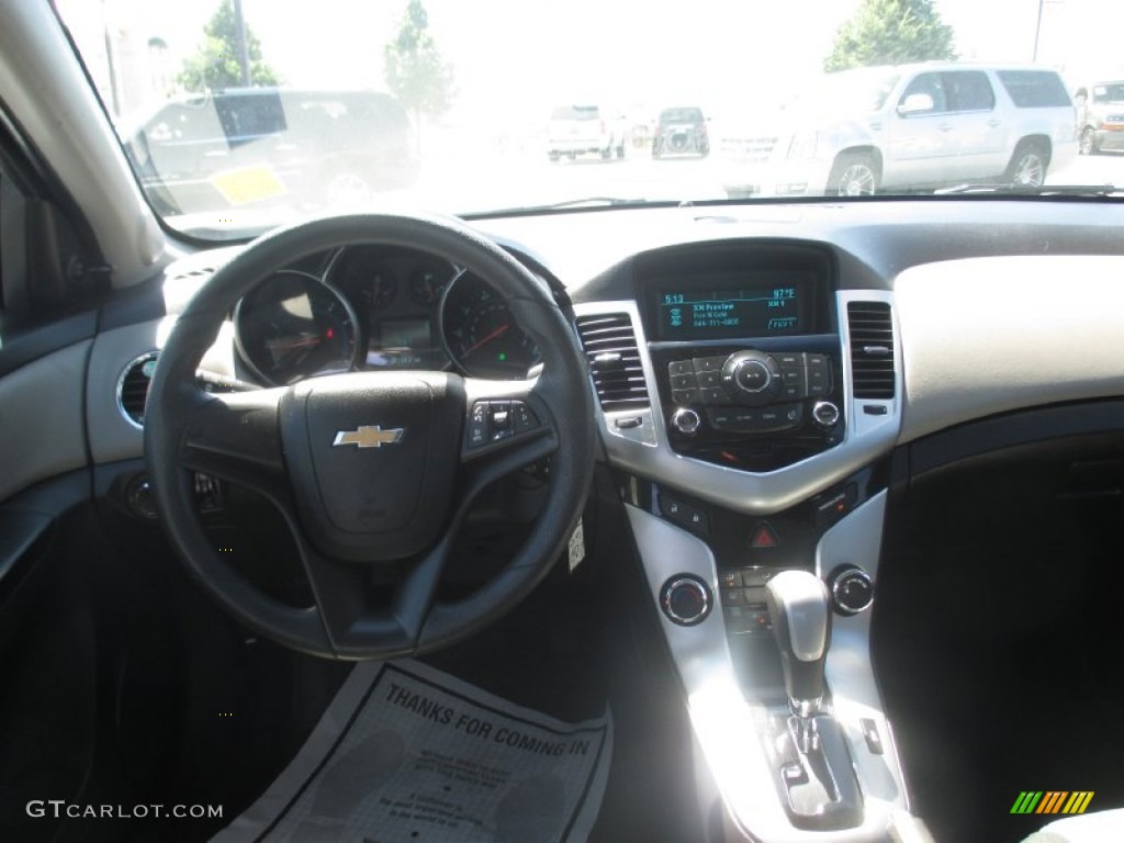2011 Cruze LS - Taupe Gray Metallic / Jet Black/Medium Titanium photo #10