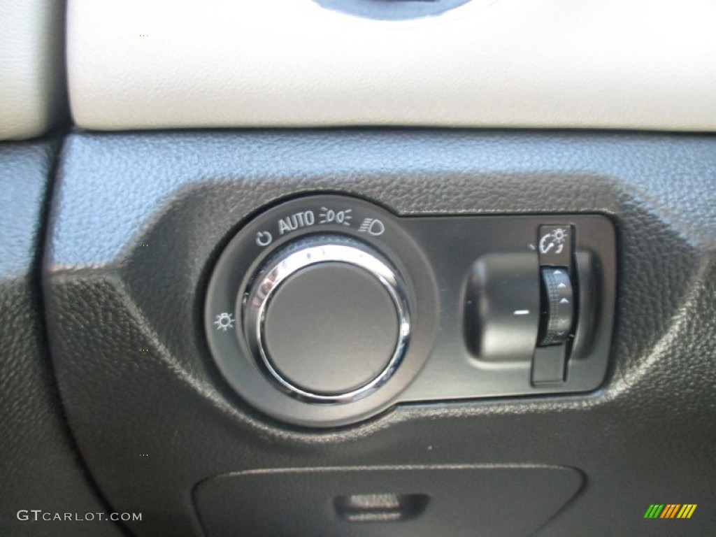 2011 Cruze LS - Taupe Gray Metallic / Jet Black/Medium Titanium photo #16