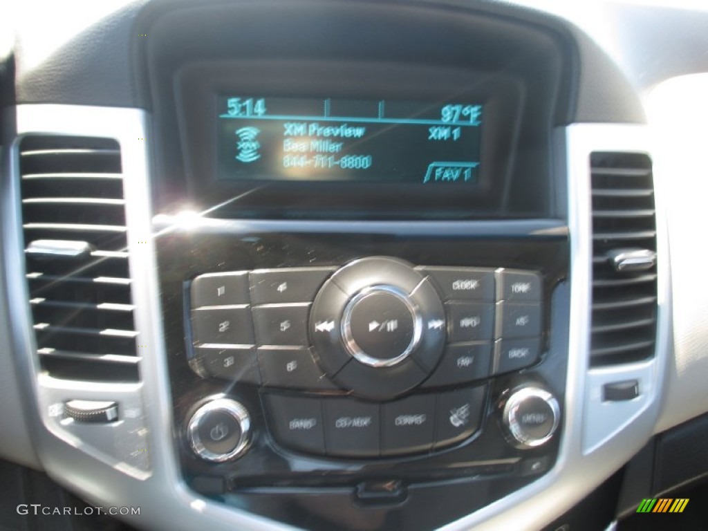 2011 Cruze LS - Taupe Gray Metallic / Jet Black/Medium Titanium photo #17