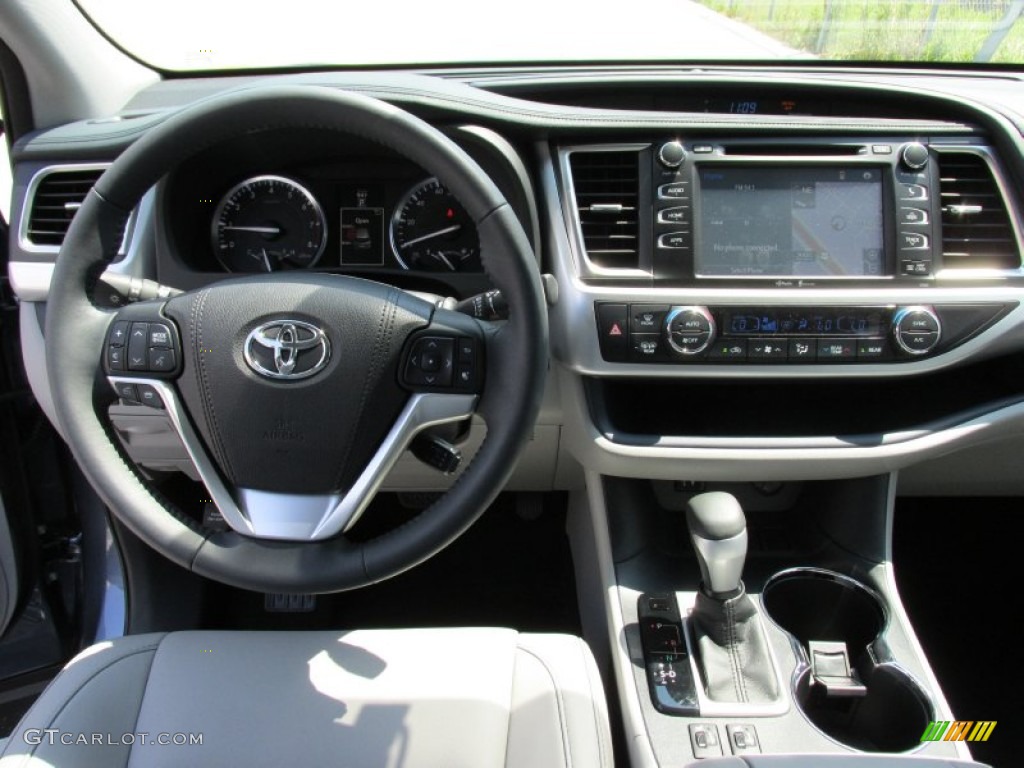 2015 Highlander XLE - Shoreline Blue Pearl / Ash photo #26