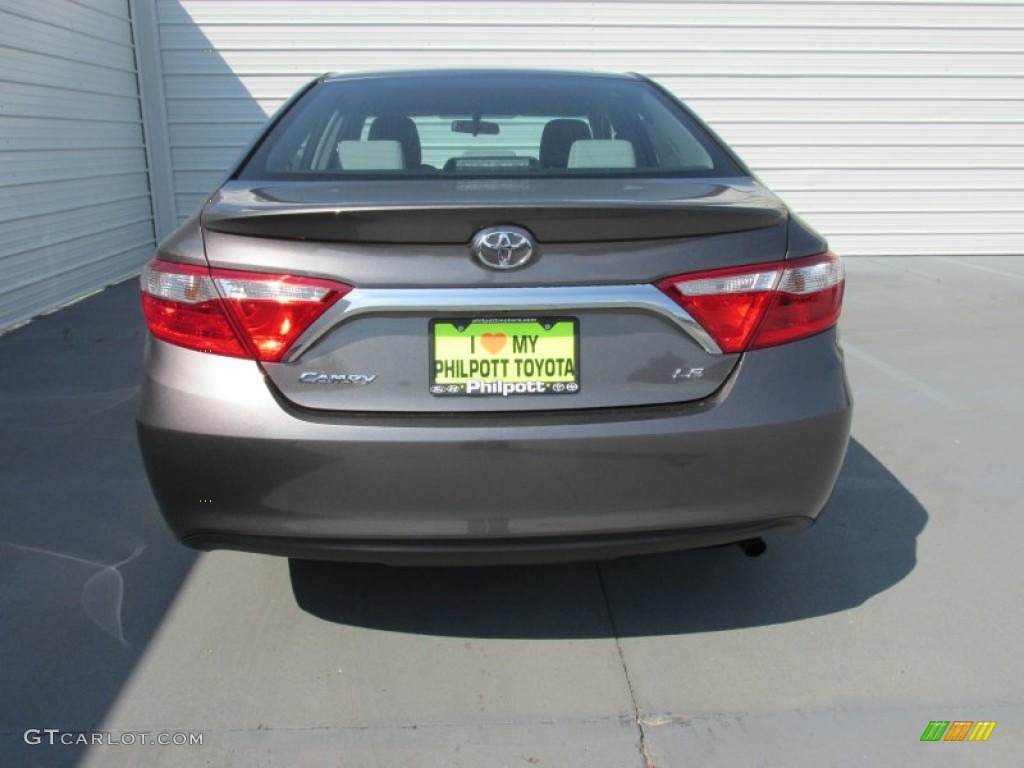 2015 Camry LE - Predawn Gray Mica / Ash photo #5