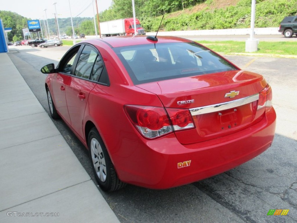 2015 Cruze L - Red Hot / Jet Black/Medium Titanium photo #7