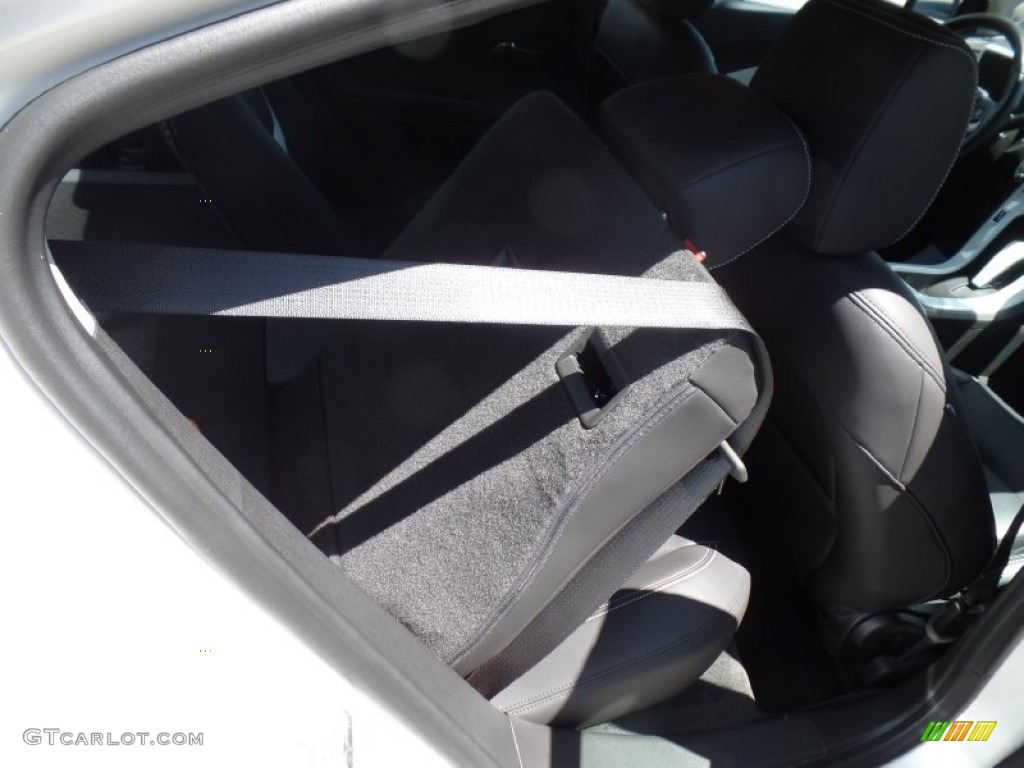 2012 Volt Hatchback - White Diamond Tricoat / Jet Black/Ceramic White Accents photo #16