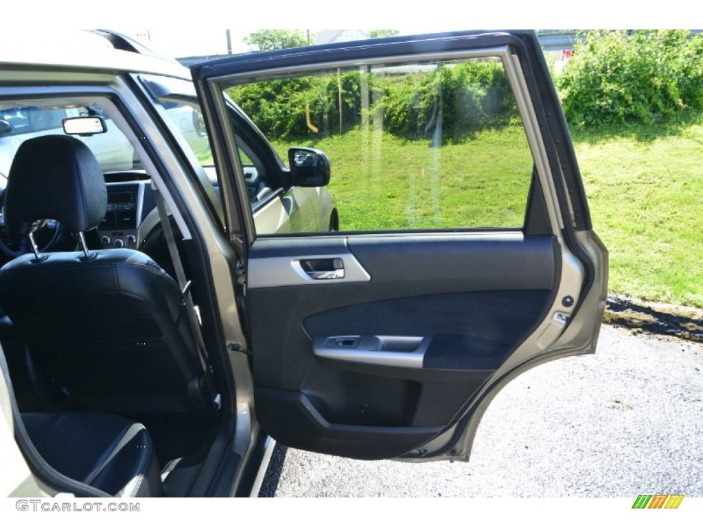 2009 Forester 2.5 X Limited - Topaz Gold Metallic / Black photo #18
