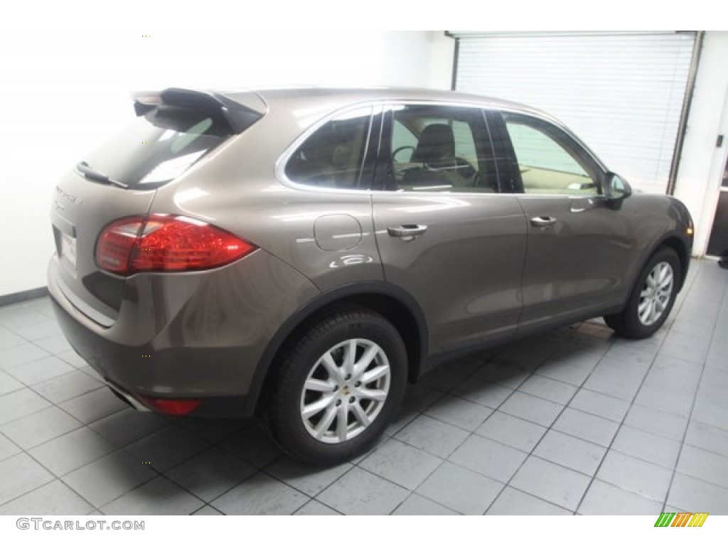 2011 Cayenne  - Umber Brown Metallic / Luxor Beige photo #4