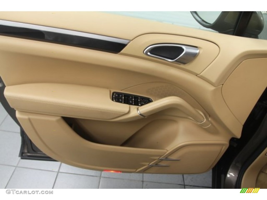 2011 Cayenne  - Umber Brown Metallic / Luxor Beige photo #11