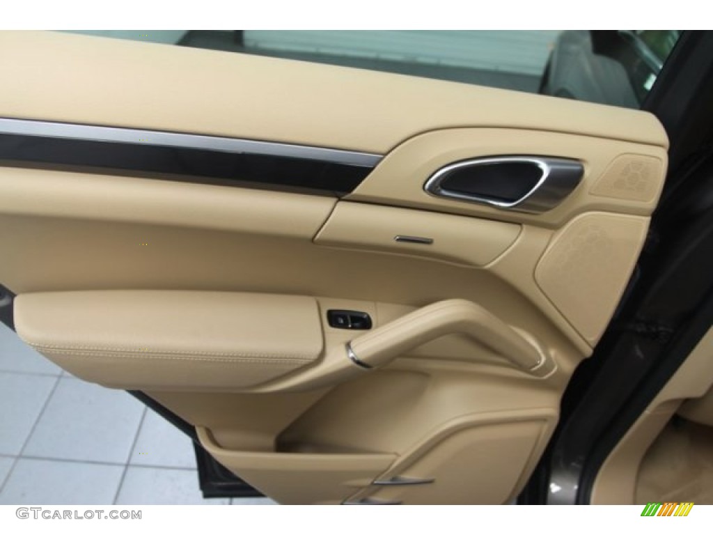 2011 Cayenne  - Umber Brown Metallic / Luxor Beige photo #21