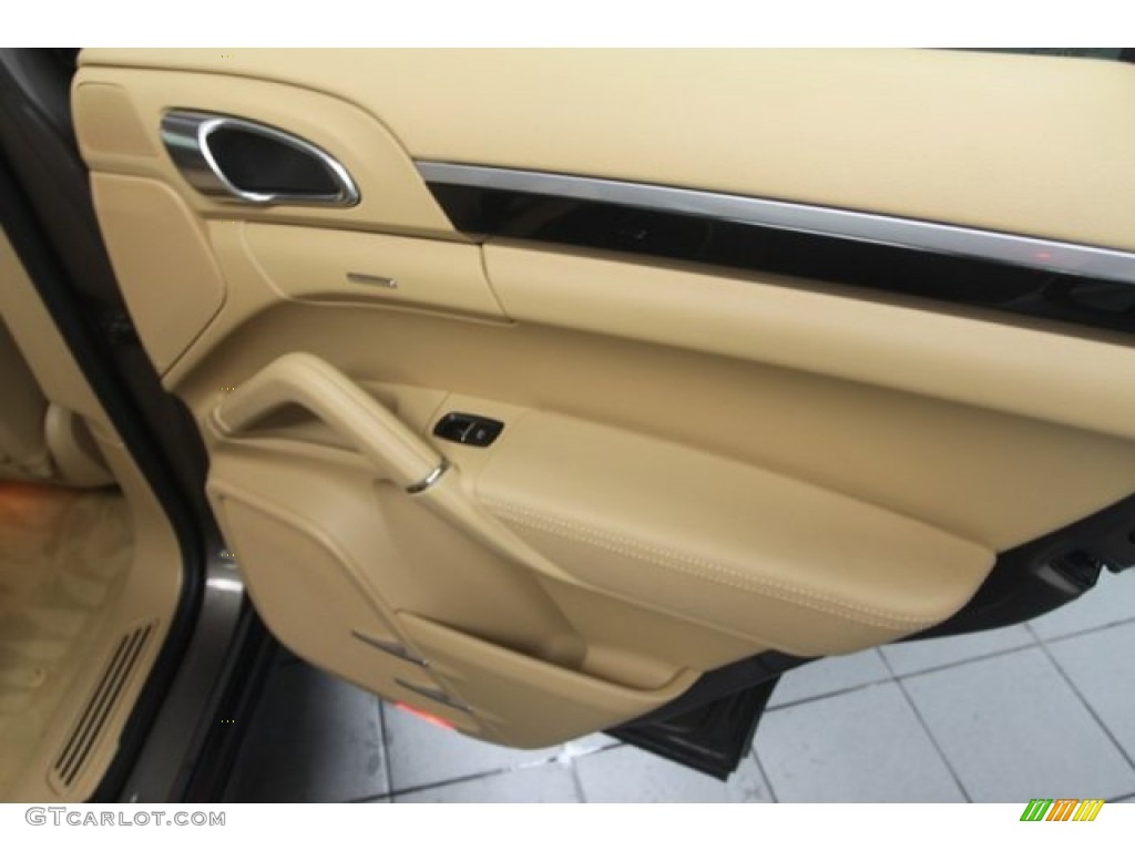 2011 Cayenne  - Umber Brown Metallic / Luxor Beige photo #27