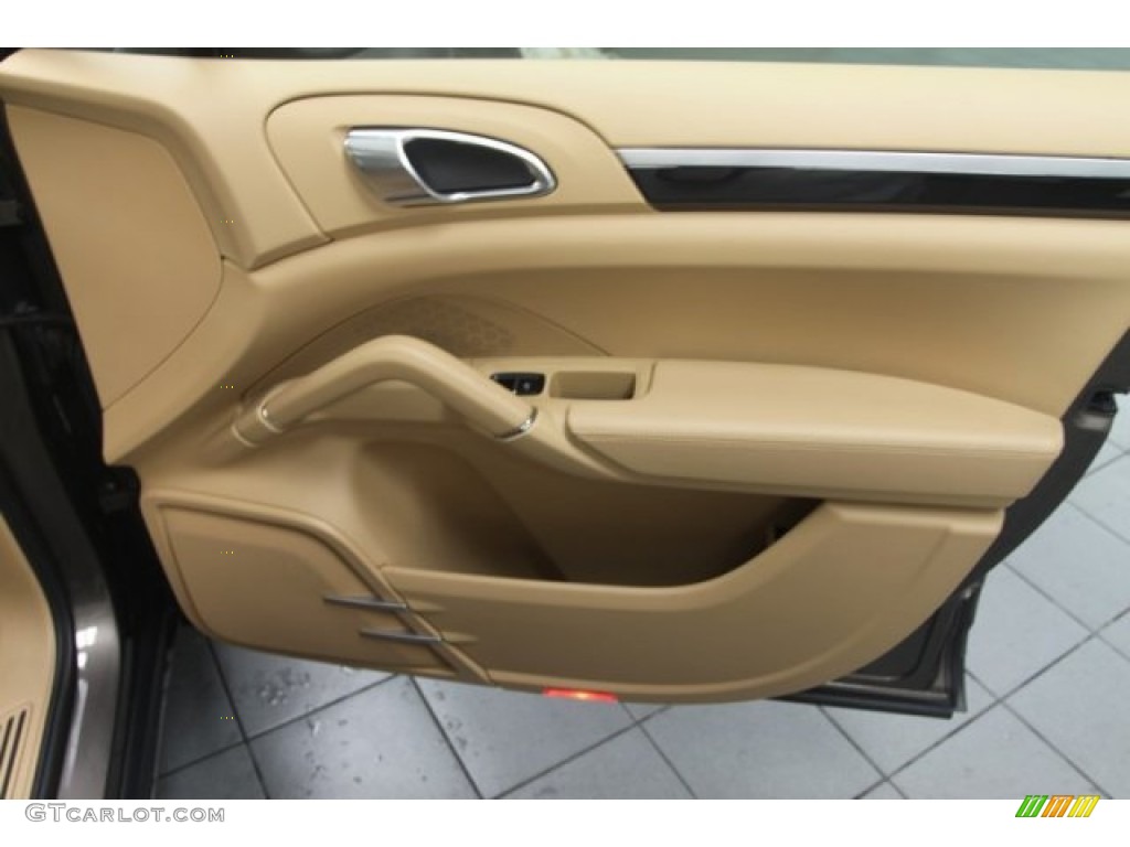 2011 Cayenne  - Umber Brown Metallic / Luxor Beige photo #30