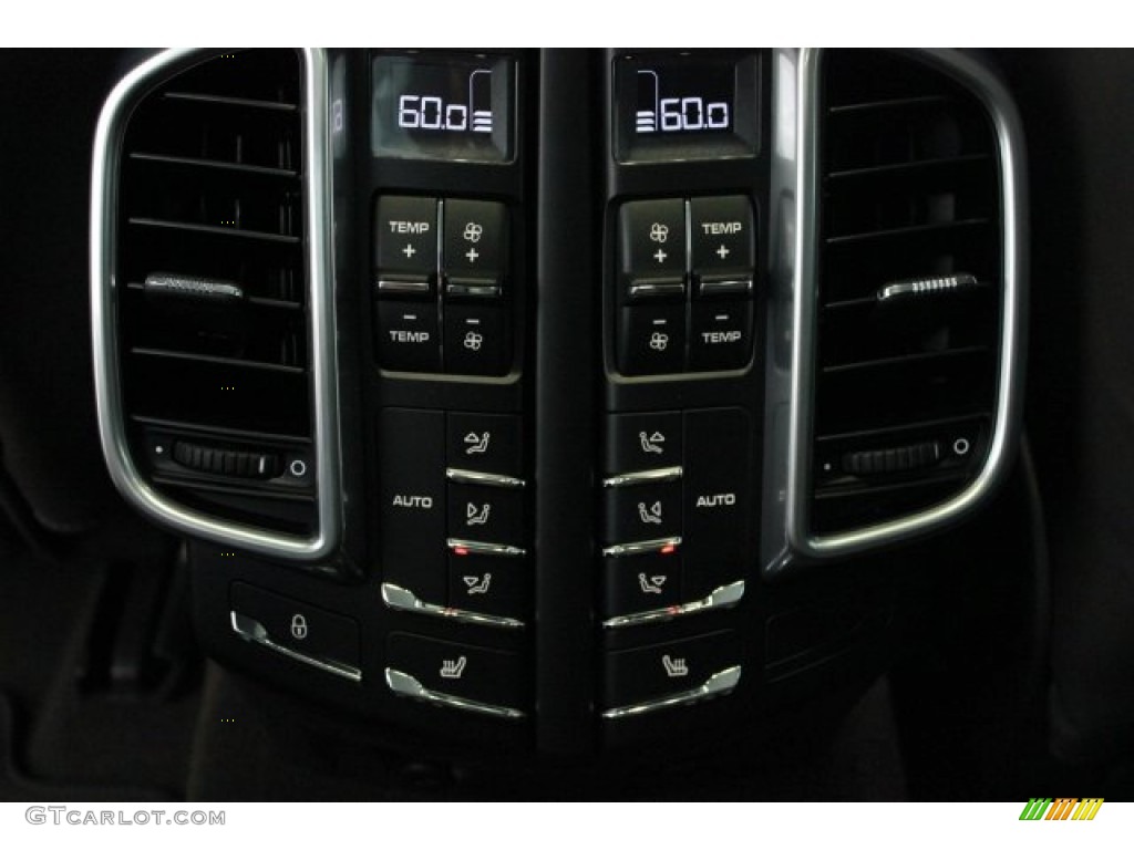 2016 Porsche Cayenne GTS Controls Photo #104684148