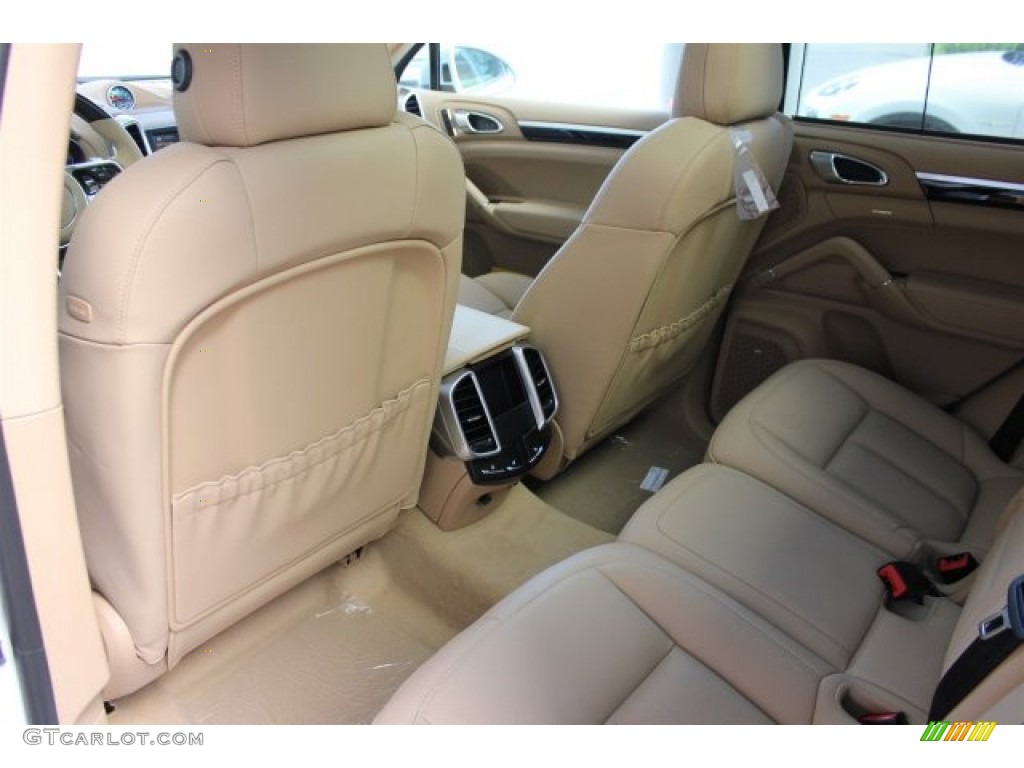 2016 Porsche Cayenne Standard Cayenne Model Rear Seat Photo #104684745