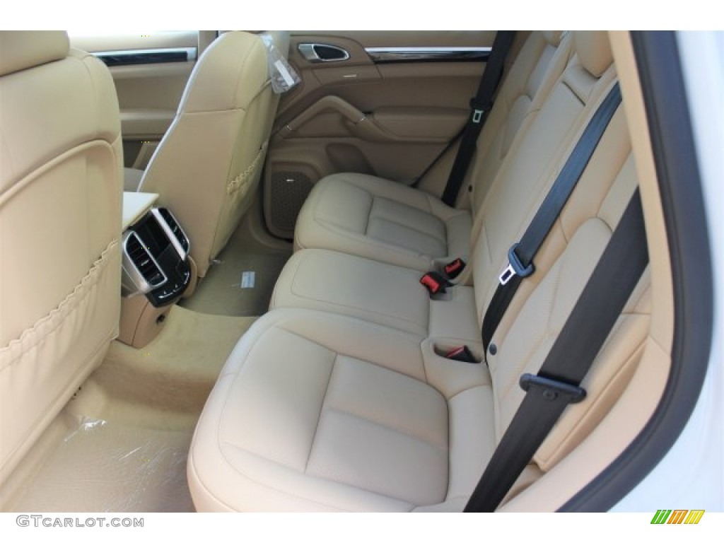 2016 Porsche Cayenne Standard Cayenne Model Rear Seat Photo #104684757