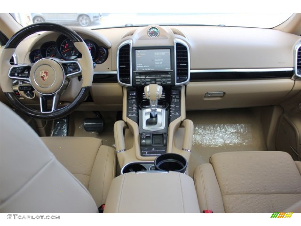 2016 Porsche Cayenne Standard Cayenne Model Luxor Beige Dashboard Photo #104684781