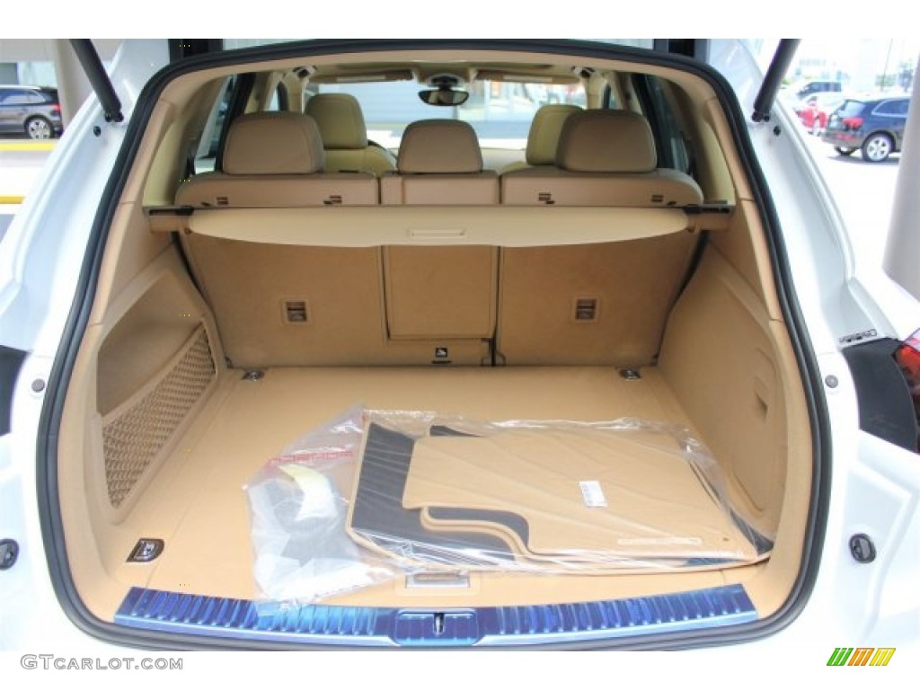 2016 Porsche Cayenne Standard Cayenne Model Trunk Photo #104684805