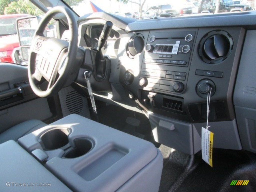 2015 F250 Super Duty XL Crew Cab - Oxford White / Steel photo #20