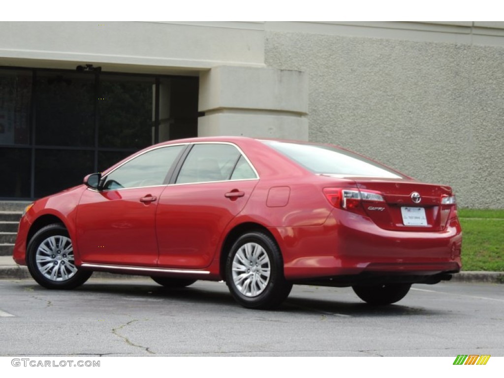 2014 Camry LE - Barcelona Red Metallic / Ivory photo #25